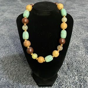 NWOT Big wooden bead necklace